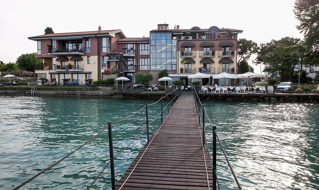 Hotel Aurora Sirmione 3*,